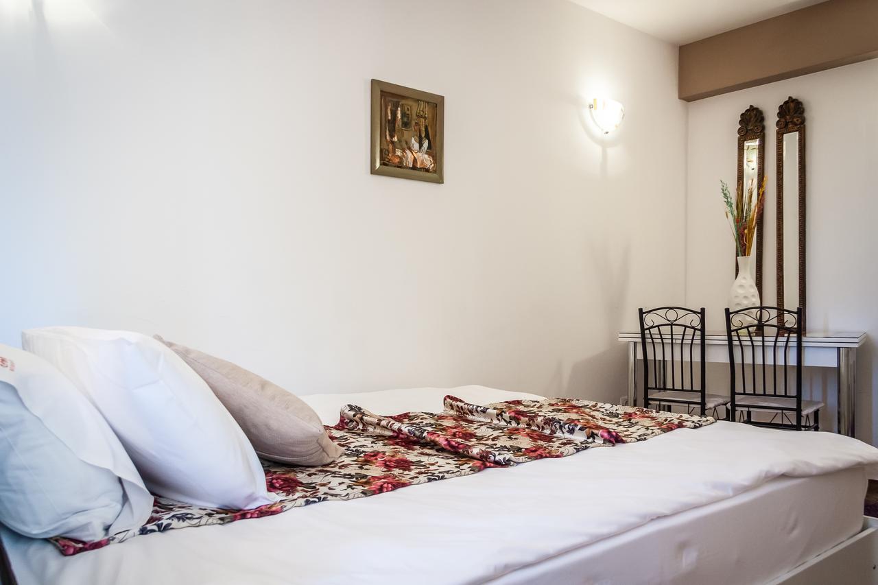 Cleopatra Residence Iasi Buitenkant foto